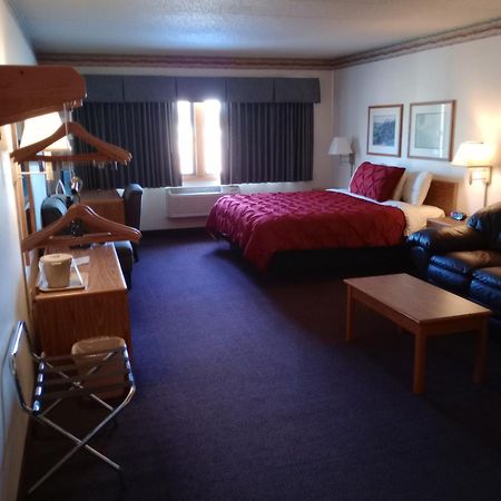Fairbridge Inn & Suites Thorp Exteriér fotografie