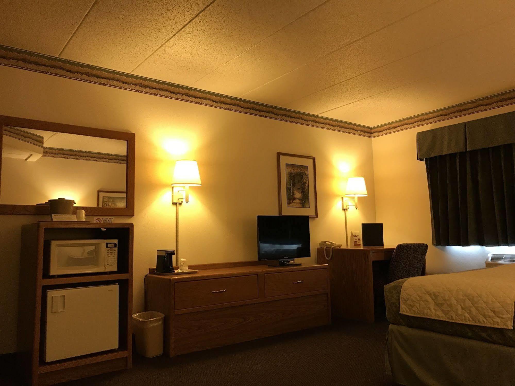 Fairbridge Inn & Suites Thorp Exteriér fotografie