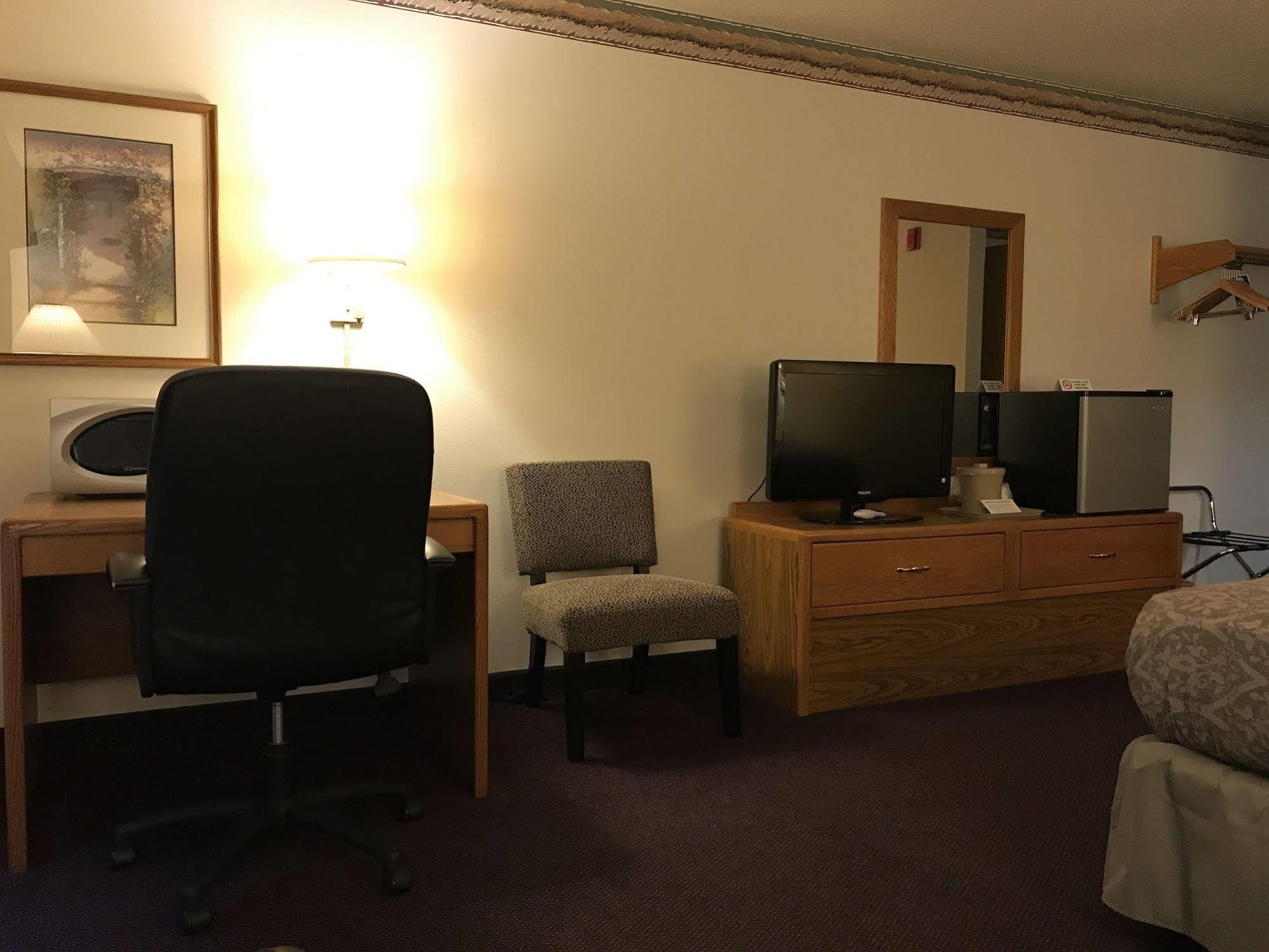 Fairbridge Inn & Suites Thorp Exteriér fotografie