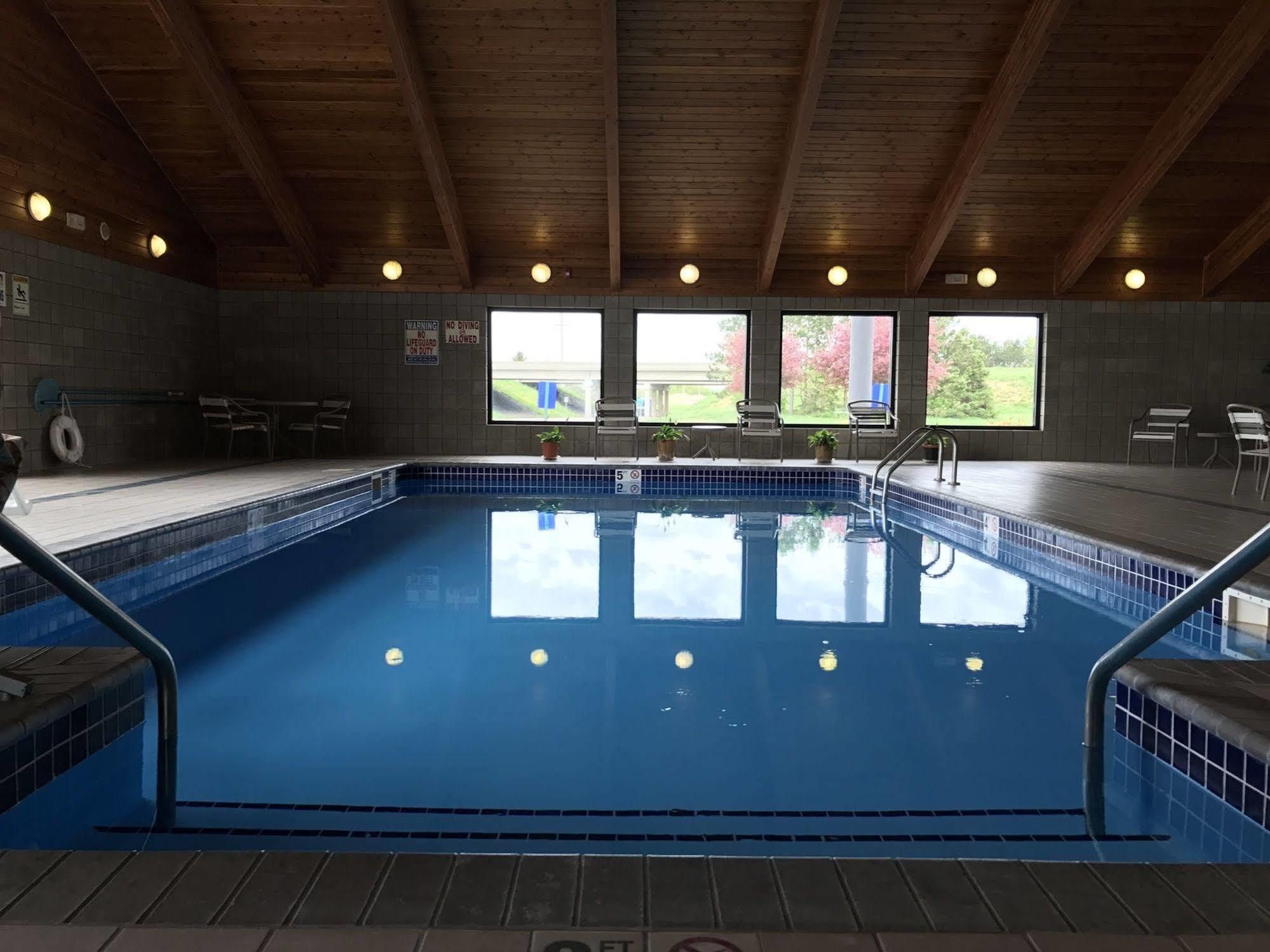 Fairbridge Inn & Suites Thorp Exteriér fotografie