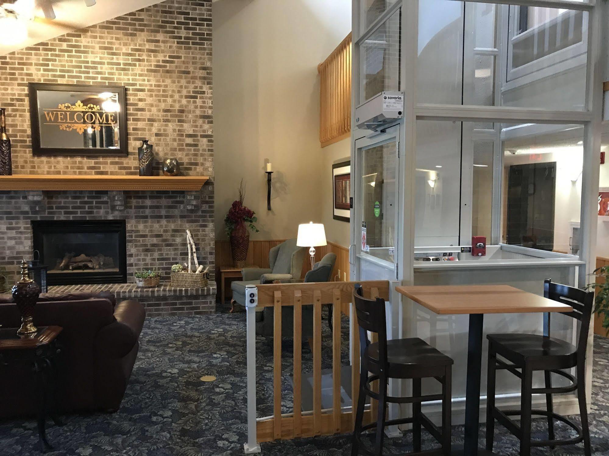 Fairbridge Inn & Suites Thorp Exteriér fotografie